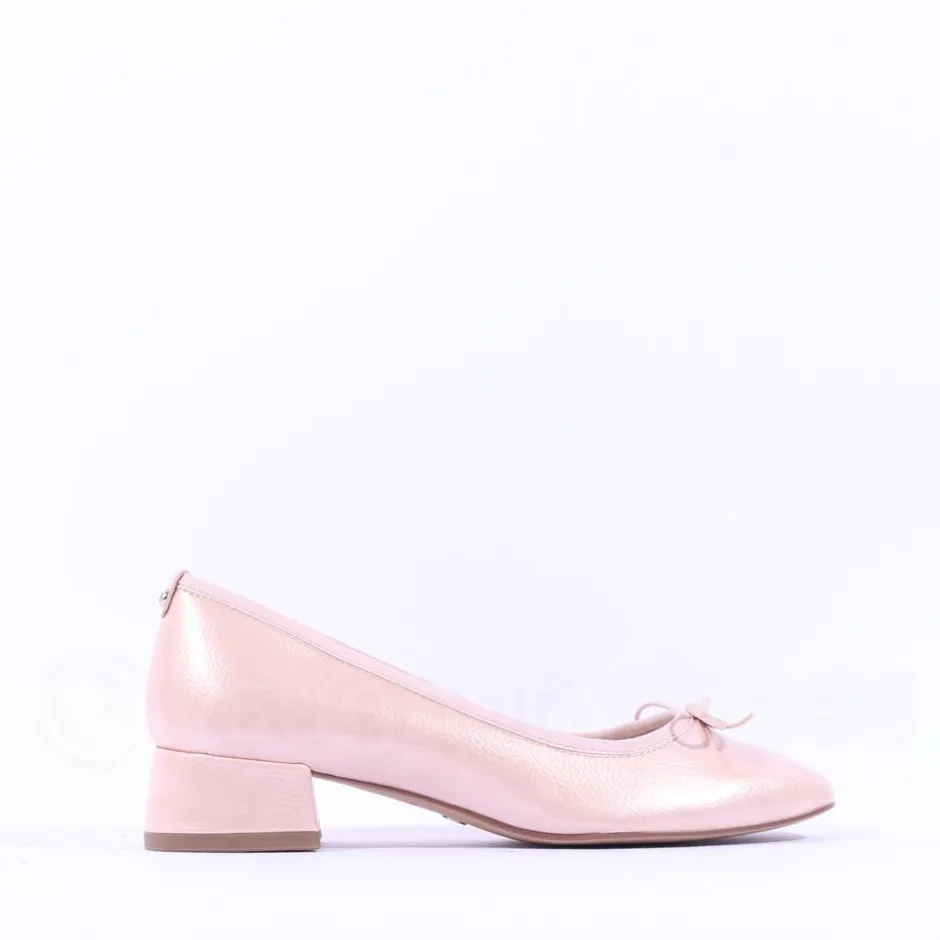 Women Tamaris Almira Bow Tie Block Heel Pump - Powder