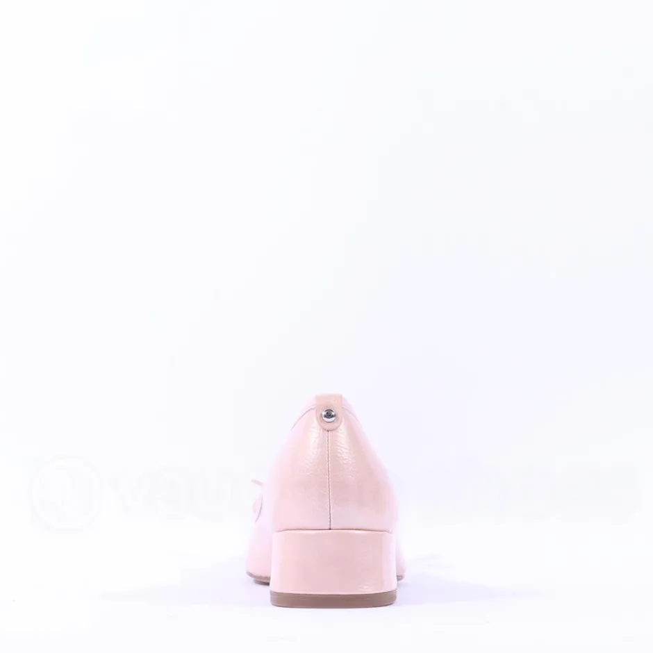 Women Tamaris Almira Bow Tie Block Heel Pump - Powder