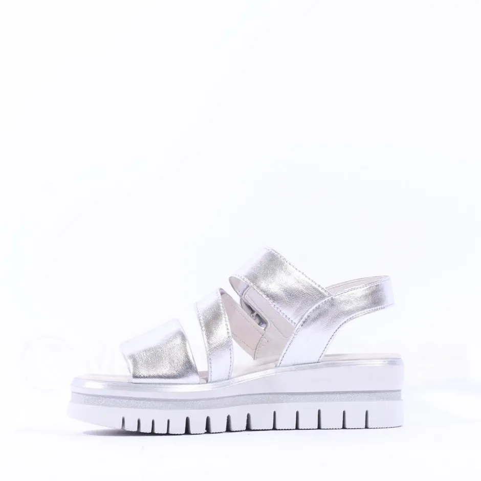 Women Gabor Amarillo Ring Buckle Platform Sand - Silver Leather