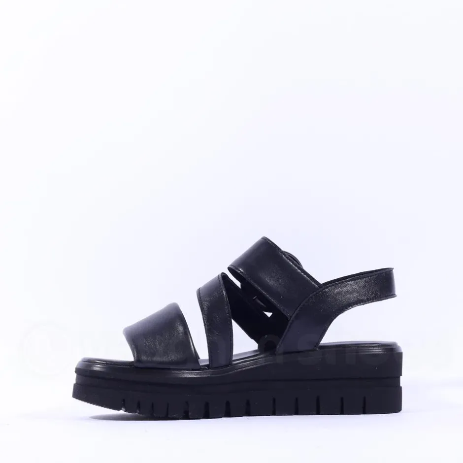 Women Gabor Amarillo Ring Buckle Platform Sand - Black Leather