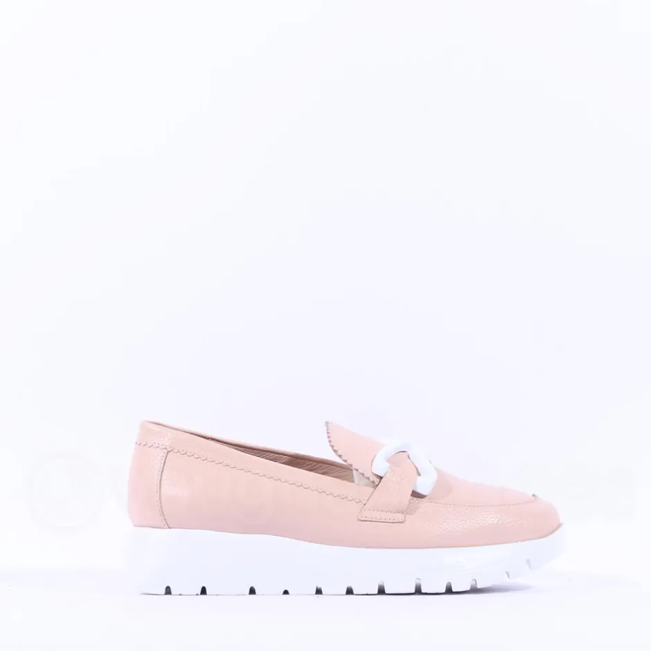 Women Wonders Aura Infinity Link Slip On - Nude Leather