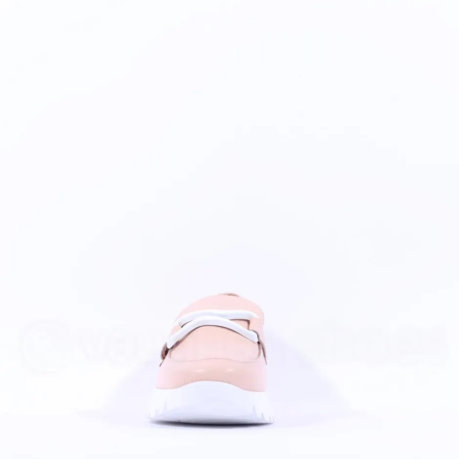 Women Wonders Aura Infinity Link Slip On - Nude Leather