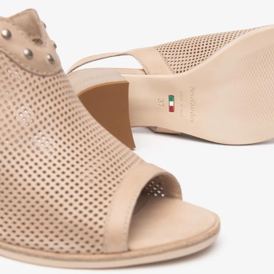 Women NeroGiardini Block Heel Stud Slingback - Nude