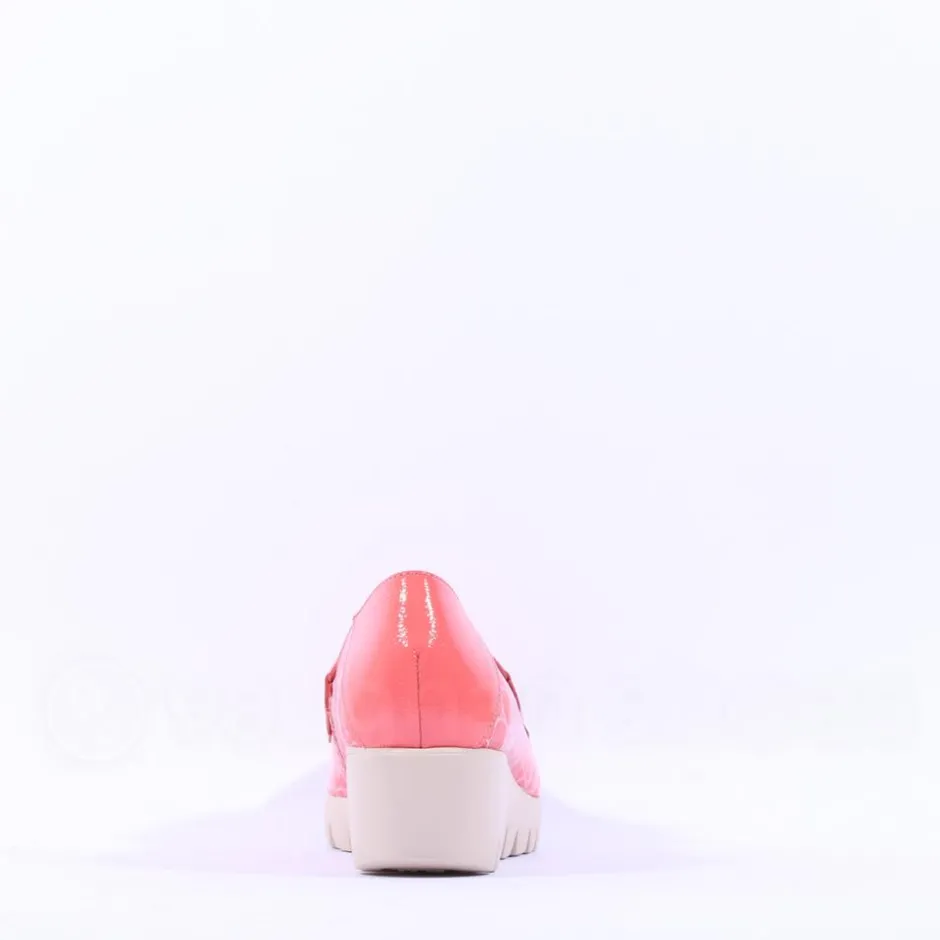 Women Wonders Brisa Slip On Link Wedge - Coral Combi