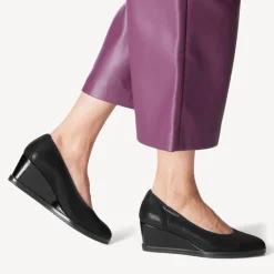 Women Tamaris Dajana Classic Wedge - Black Shimmer