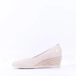 Women Tamaris Dajana Espradrille Wedge - Beige Patent