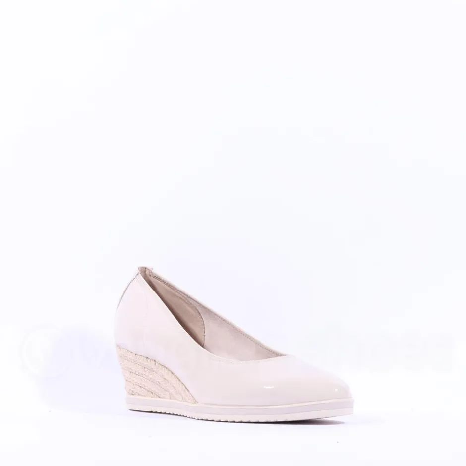 Women Tamaris Dajana Espradrille Wedge - Beige Patent