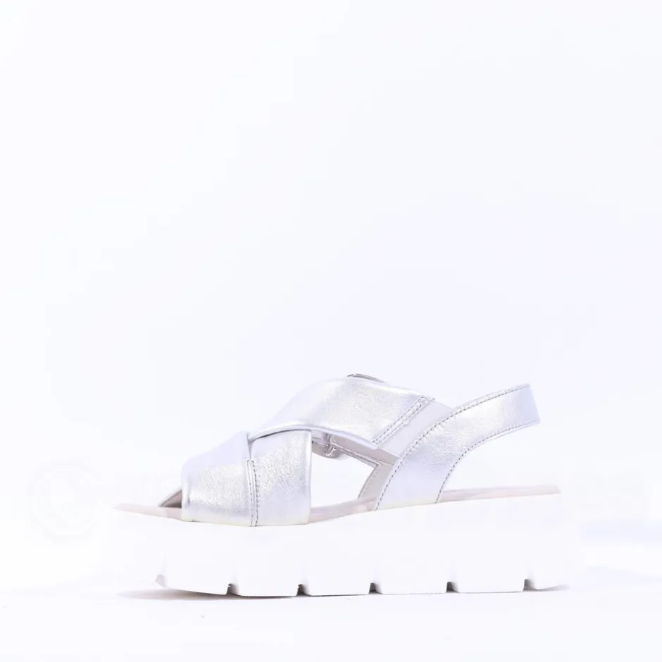 Women Gabor Daphne Chunky Sole Sandal - Silver Leather