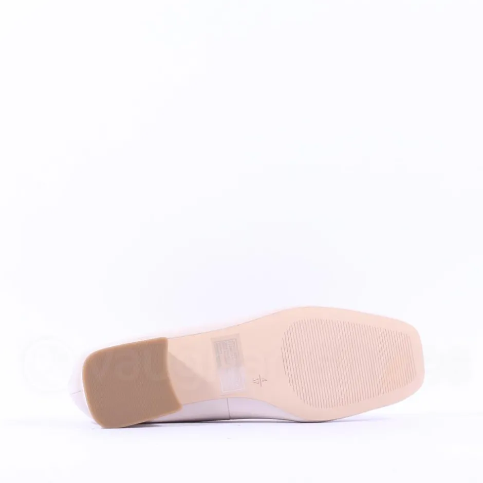 Women Caprice Evita Low Heel Link Shoe - Off White