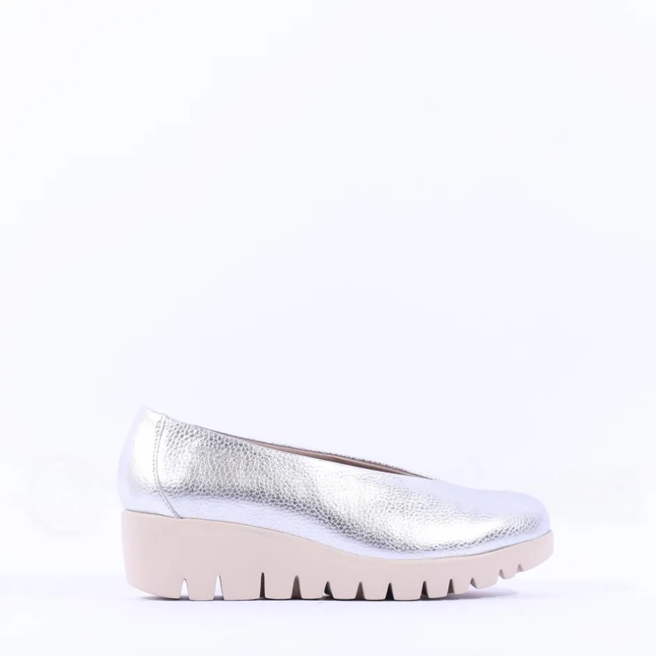 Women Wonders Fly Classic Slip On Wedge - Silver Leather