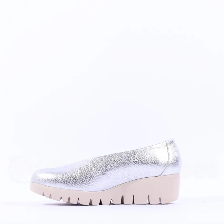 Women Wonders Fly Classic Slip On Wedge - Silver Leather