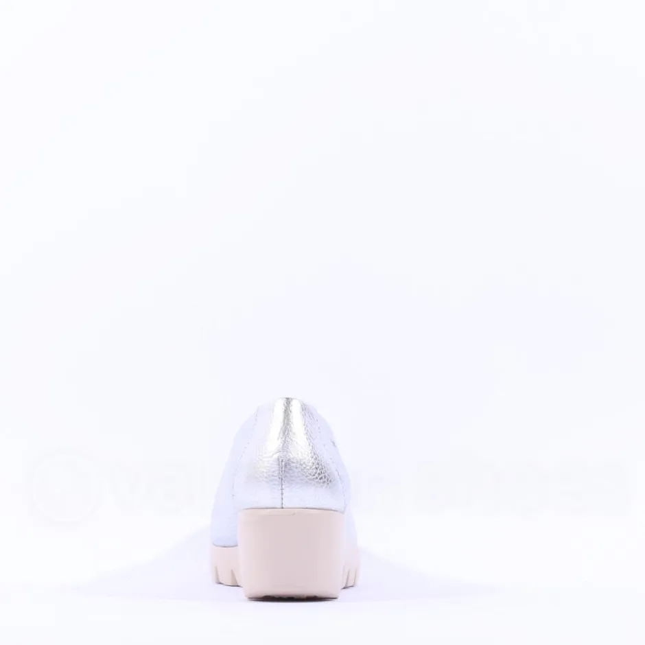 Women Wonders Fly Classic Slip On Wedge - Silver Leather
