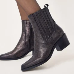Women Tamaris Howdy Low Block Heel Gusset Boot - Bronze