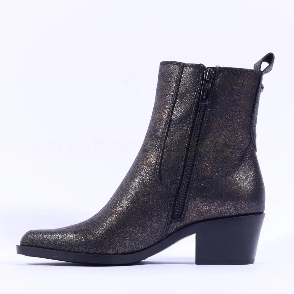 Women Tamaris Howdy Low Block Heel Gusset Boot - Bronze