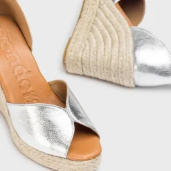 Women Wonders Manly Espadrille Peeptoe Wedge - Silver Metallic