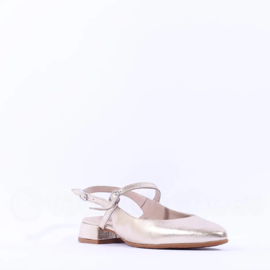 Women Wonders Oriana Low Mary Jane Pump - Gold Leather
