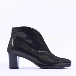 Women Ara Orly Block Heel V Cut Boot - Black Shimmer