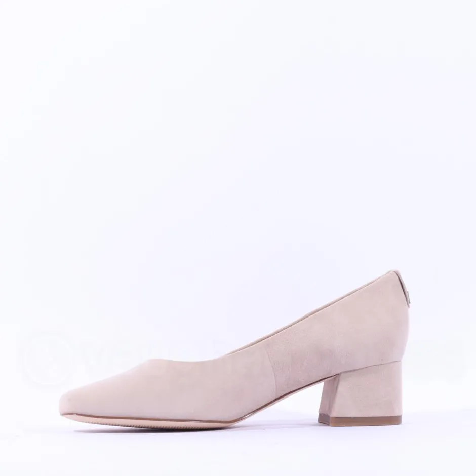 Women Peter Kaiser Padua Block Heel Court Shoe - Sand Suede