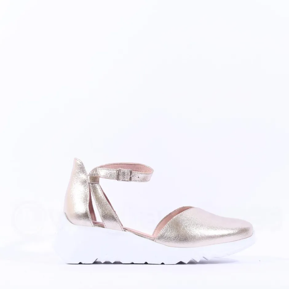 Women Wonders Selfie Wedge Ankle Strap Sandal - Gold Leather