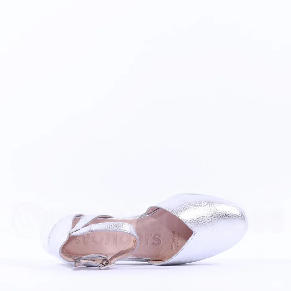 Women Wonders Selfie Wedge Ankle Strap Sandal - Silver Leather