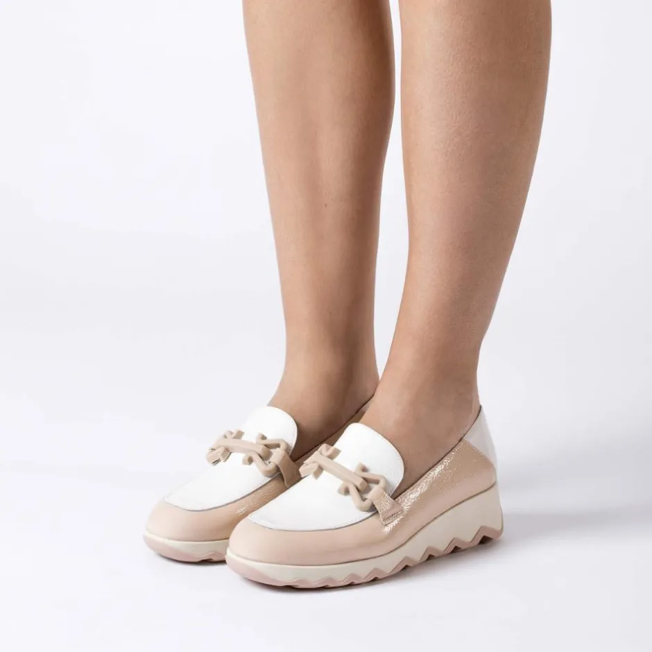 Women Wonders Sima Wedge Link Shoe - Nude Patent