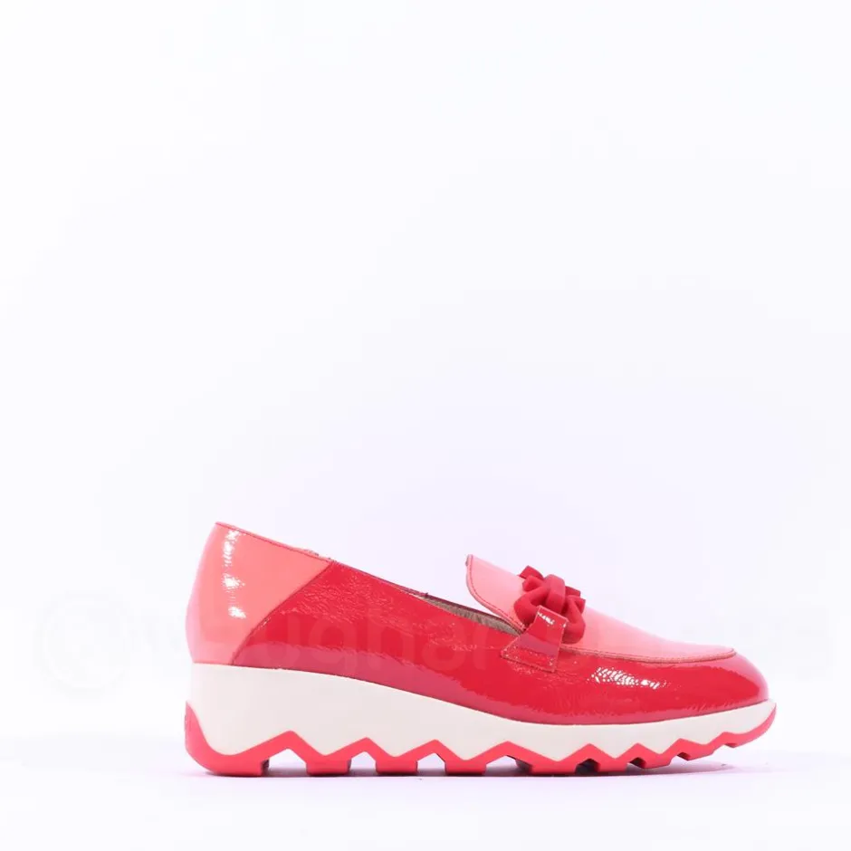 Women Wonders Sima Wedge Link Shoe - Red Patent