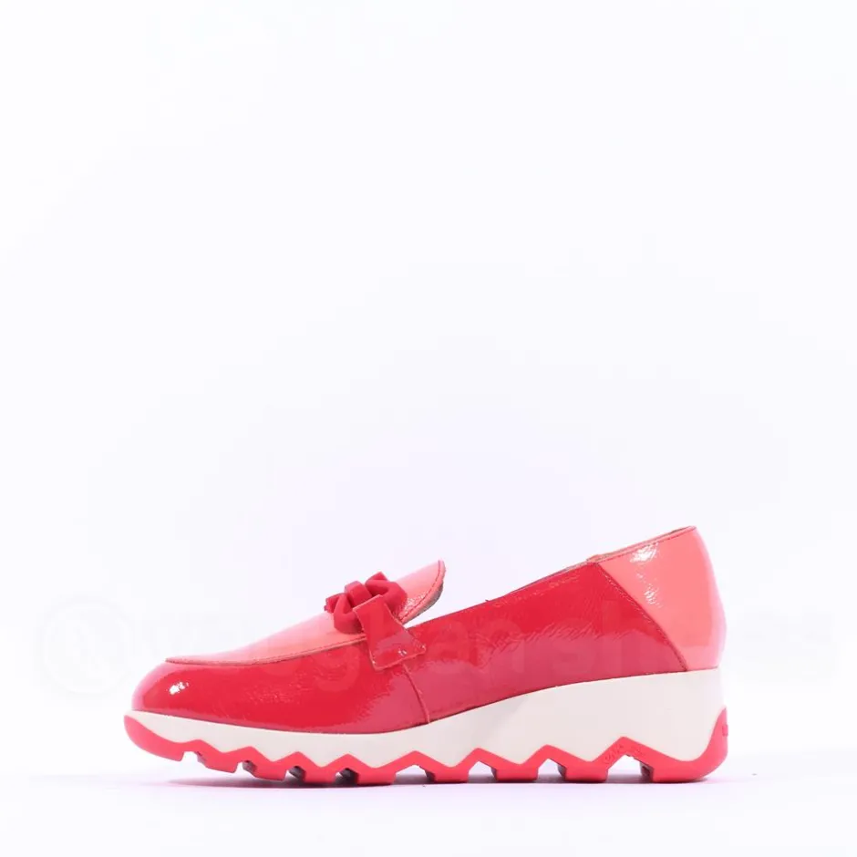 Women Wonders Sima Wedge Link Shoe - Red Patent