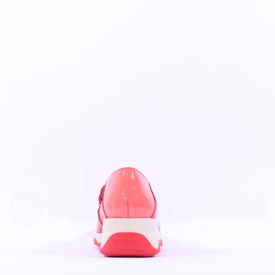 Women Wonders Sima Wedge Link Shoe - Red Patent