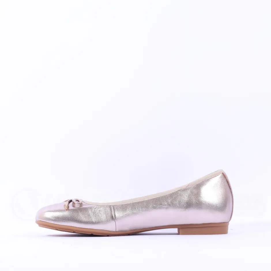 Women Tamaris Tali Pomp With Bow Detail - Light Gold