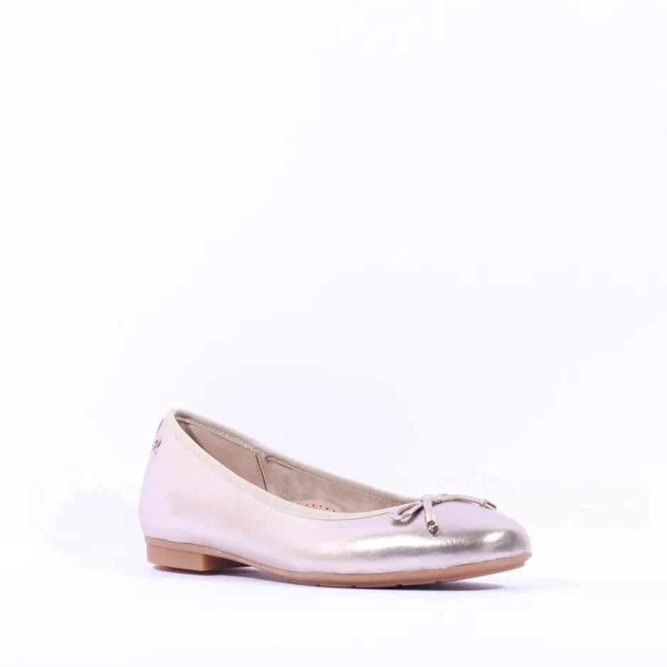 Women Tamaris Tali Pomp With Bow Detail - Light Gold