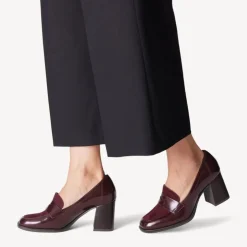 Women Tamaris Linny Stacked Block Heel Loafer - Wine Combi