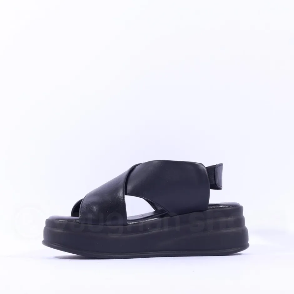 Women Tamaris Wren Cross Platform Sandal - Black