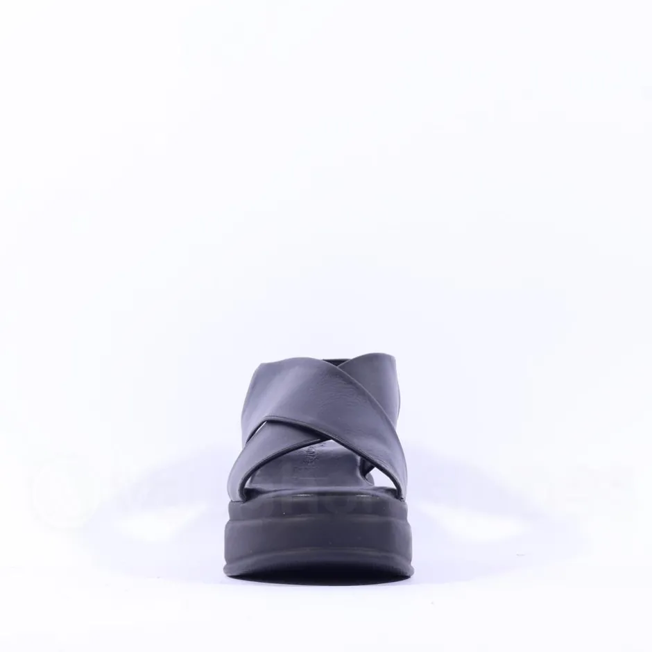 Women Tamaris Wren Cross Platform Sandal - Black