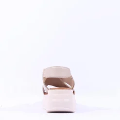 Women Tamaris Wren Cross Platform Sandal - Ivory
